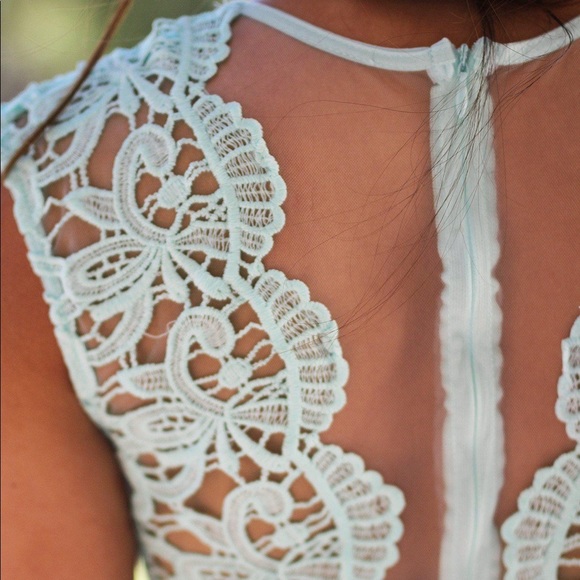 Gorgeous long maxi mint formal dress - Picture 4 of 7